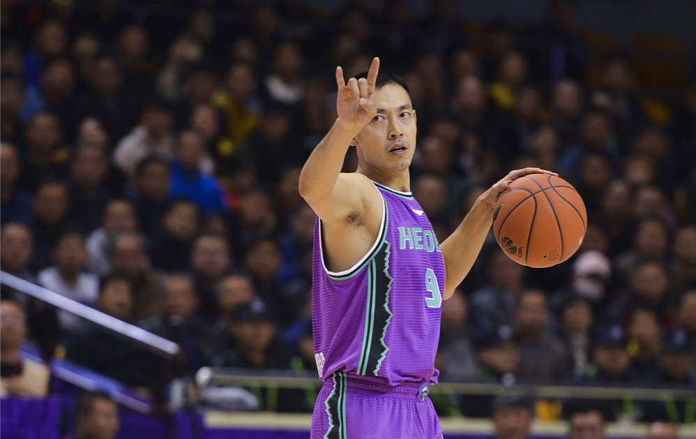 助攻之王！快速传球带领球队走向胜利的简单介绍